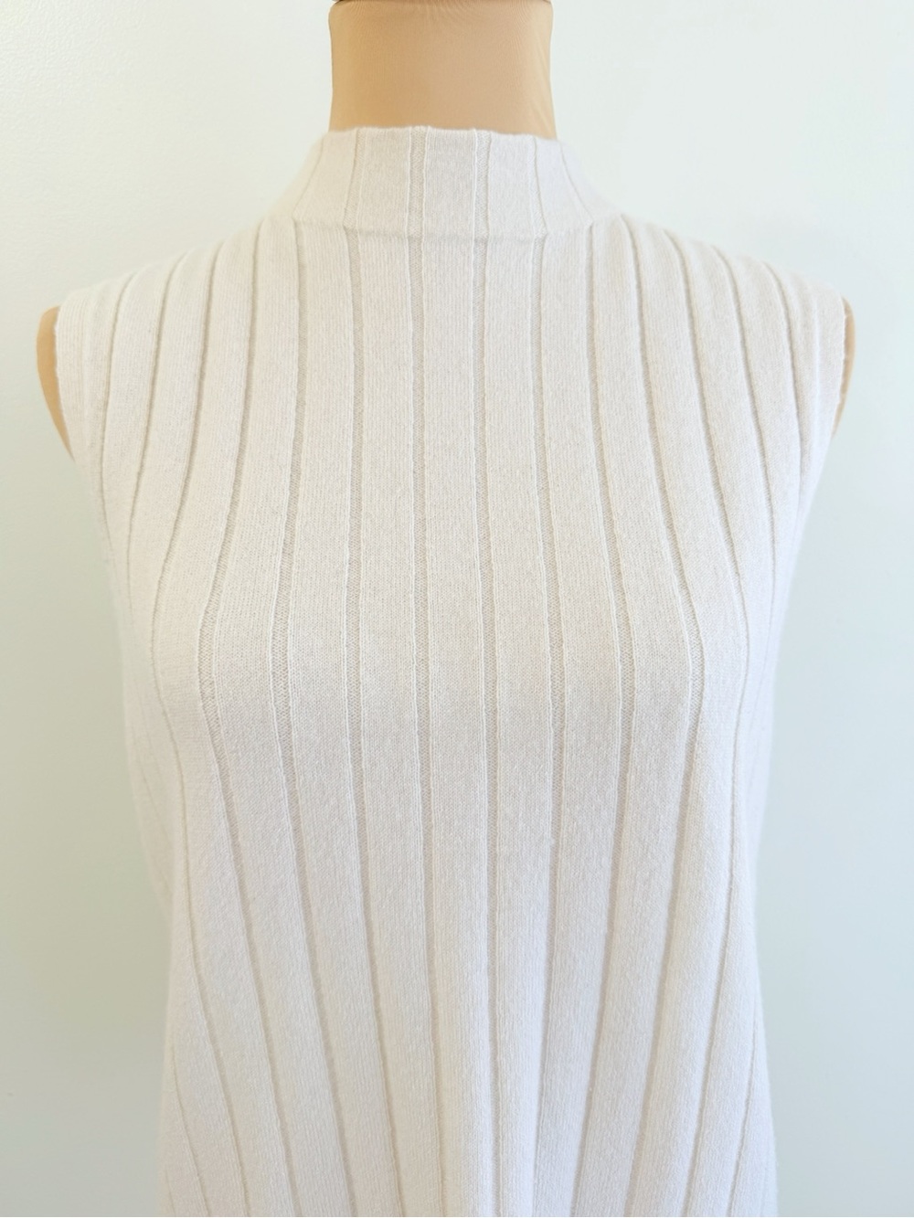 LAFAYETTE 148 CREAM RIBBED CASHMERE HIGH MOCK NECK TANK TOP BLOUSE - Picture 4 of 8